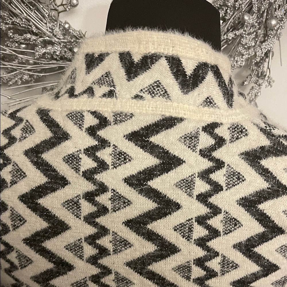 Chic Zigzag Patterned Blazer - image 8